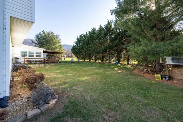 4797 IDA RD, Luray, VA 22835