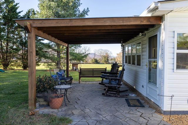 4797 IDA RD, Luray, VA 22835