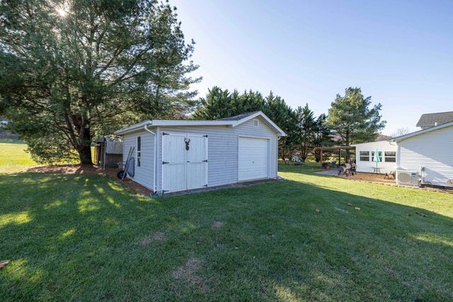 4797 IDA RD, Luray, VA 22835