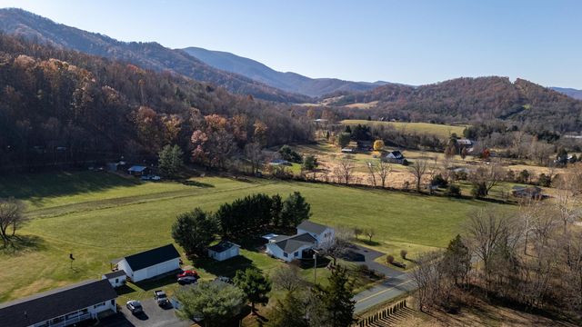 4797 IDA RD, Luray, VA 22835