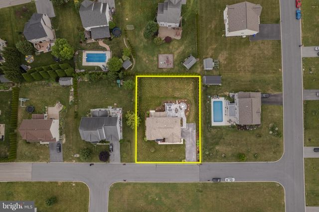 1152 BELMONT WAY, Chambersburg, PA 17202