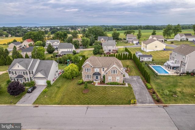 1152 BELMONT WAY, Chambersburg, PA 17202