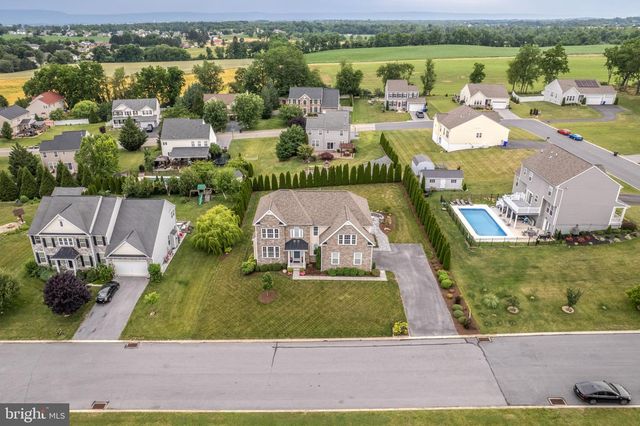 1152 BELMONT WAY, Chambersburg, PA 17202