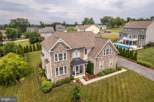 1152 BELMONT WAY, Chambersburg, PA 17202