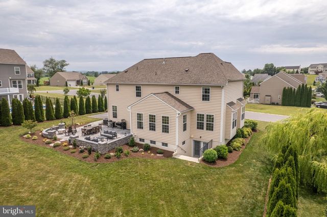 1152 BELMONT WAY, Chambersburg, PA 17202