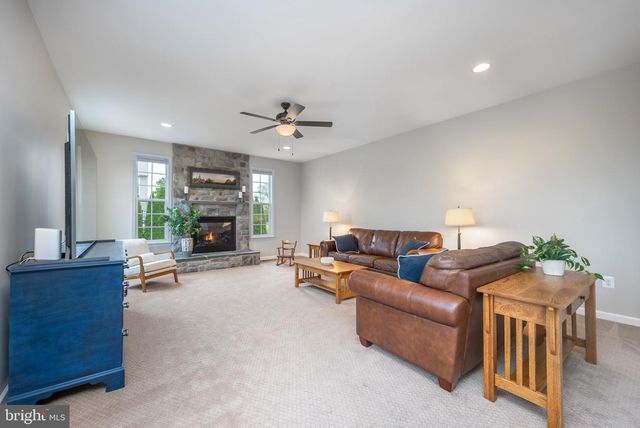1152 BELMONT WAY, Chambersburg, PA 17202