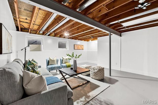 1208 S 13th Street, St Louis, MO 63104