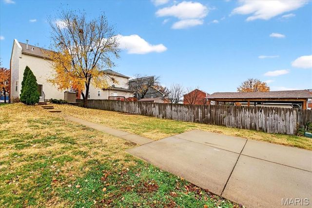 1208 S 13th Street, St Louis, MO 63104