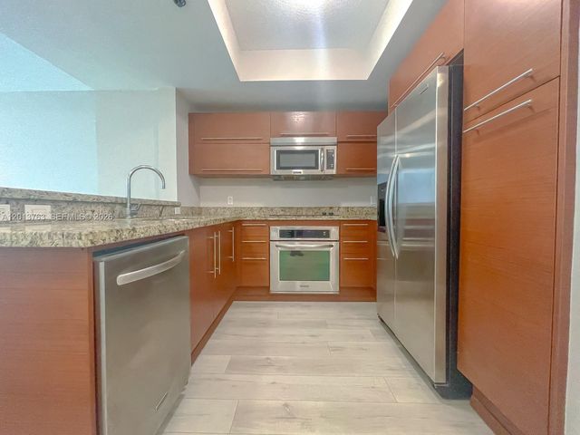 2681 N Flamingo Rd 902S, Sunrise, FL 33323