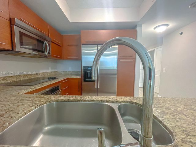 2681 N Flamingo Rd 902S, Sunrise, FL 33323