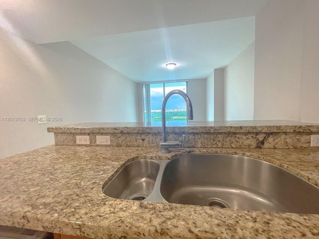 2681 N Flamingo Rd 902S, Sunrise, FL 33323