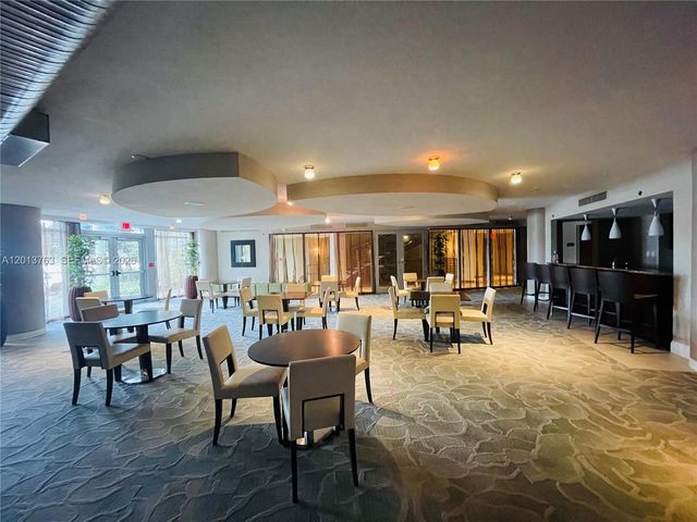 2681 N Flamingo Rd 902S, Sunrise, FL 33323