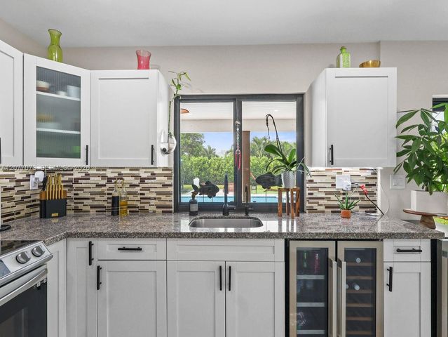 11033 NW 19th Street, Coral Springs, FL 33071