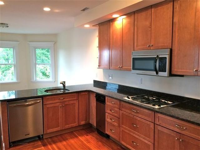 19 Upland Park 2, Somerville, MA 02145