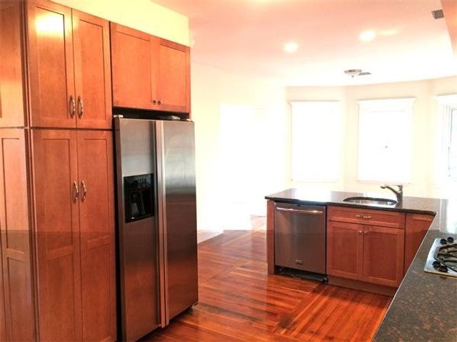 19 Upland Park 2, Somerville, MA 02145