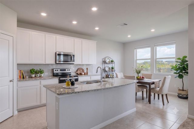 314 Sunshine LN, Kyle, TX 78640