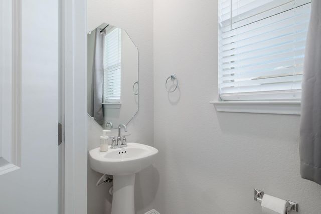 314 Sunshine LN, Kyle, TX 78640