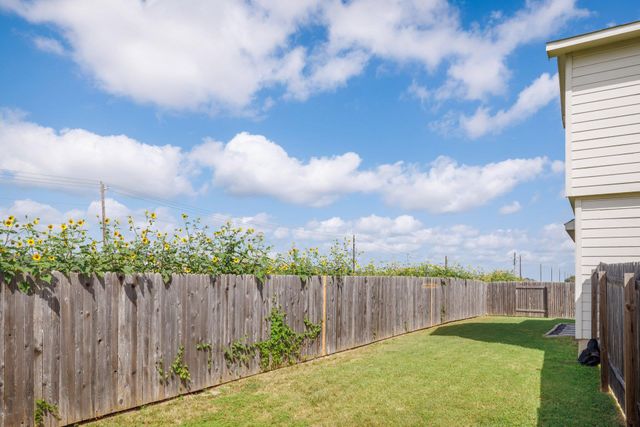 314 Sunshine LN, Kyle, TX 78640
