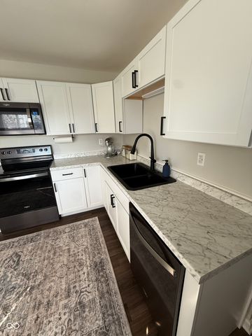 1107 Ridgewood Drive, Plainfield, IN 46168