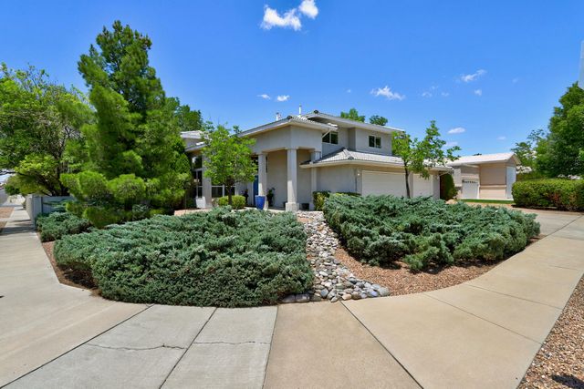 10301 Lawton Street NW, Albuquerque, NM 87114