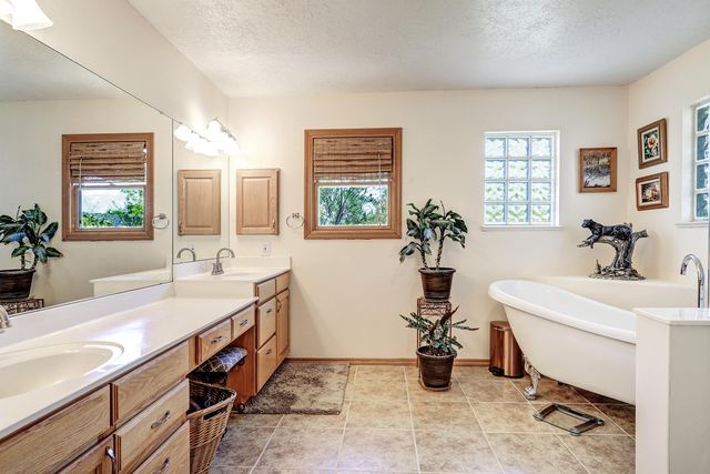 10301 Lawton Street NW, Albuquerque, NM 87114