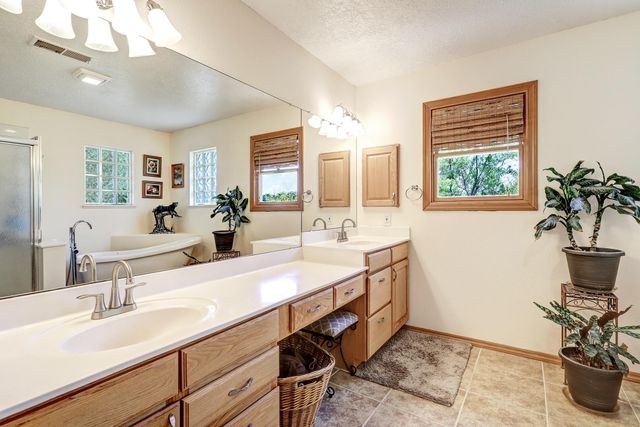 10301 Lawton Street NW, Albuquerque, NM 87114