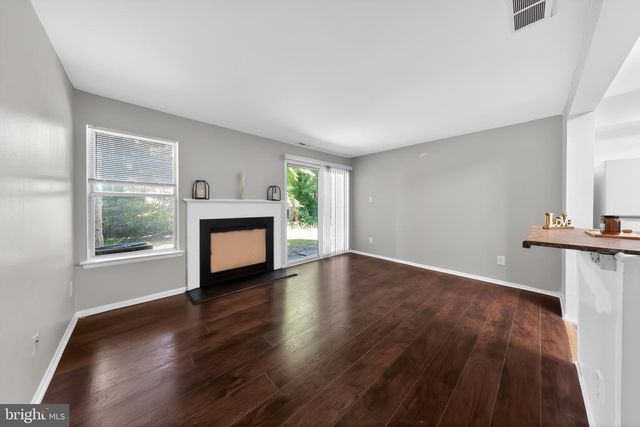 10 BRIAN CT, New Castle, DE 19720