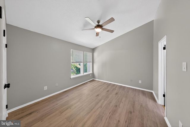 10 BRIAN CT, New Castle, DE 19720