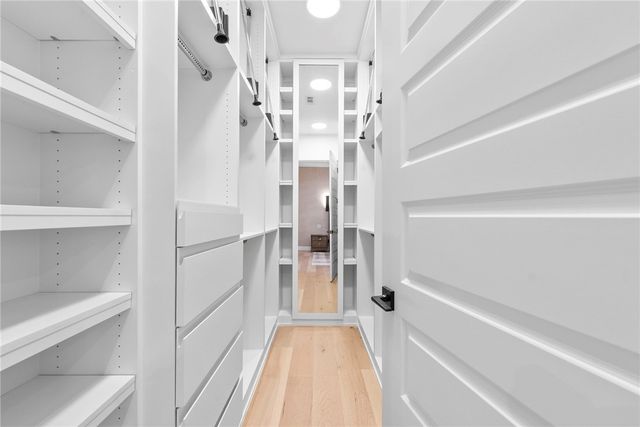 609 SW 4th Street, Bentonville, AR 72712