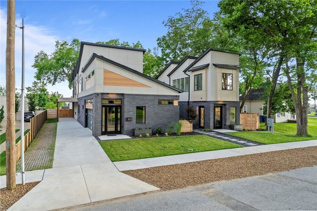 609 SW 4th Street, Bentonville, AR 72712