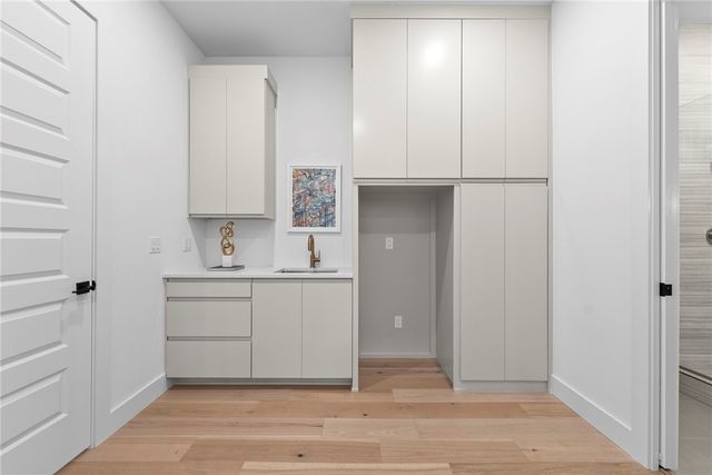 609 SW 4th Street, Bentonville, AR 72712