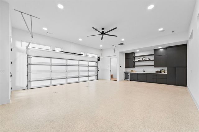 609 SW 4th Street, Bentonville, AR 72712