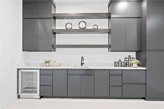 609 SW 4th Street, Bentonville, AR 72712