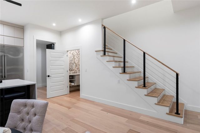 609 SW 4th Street, Bentonville, AR 72712