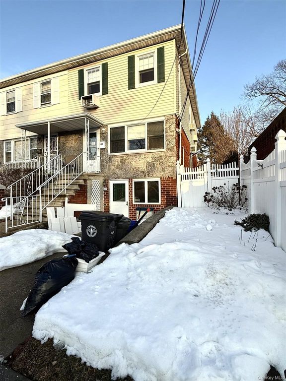 733 126th Street, College Point, NY 11356