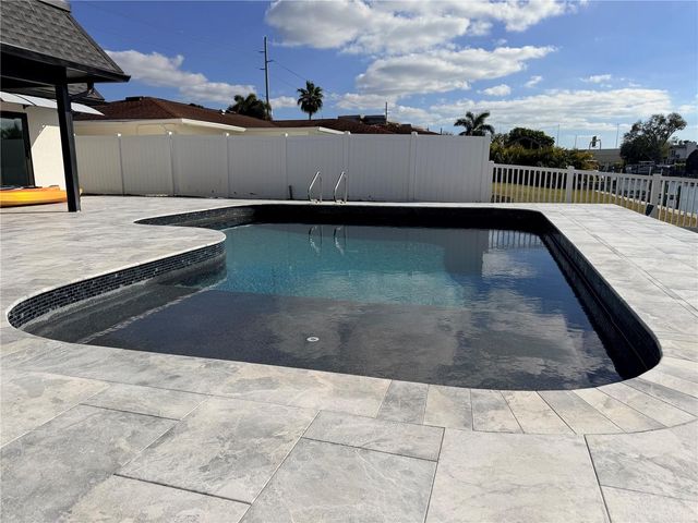 3918 DORAL DRIVE, Tampa, FL 33634