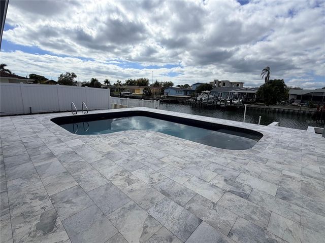 3918 DORAL DRIVE, Tampa, FL 33634