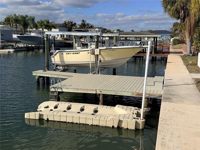 3918 DORAL DRIVE, Tampa, FL 33634