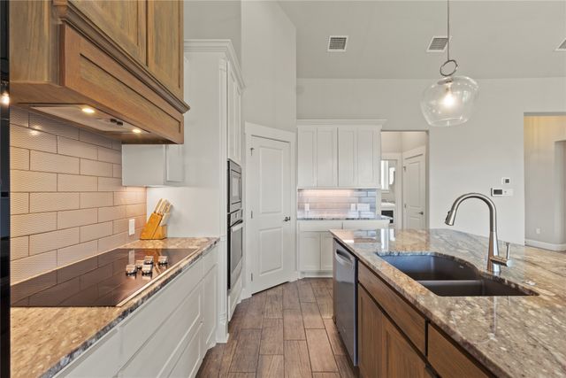 3021 Nob Hill Drive, Burleson, TX 76028