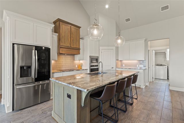 3021 Nob Hill Drive, Burleson, TX 76028