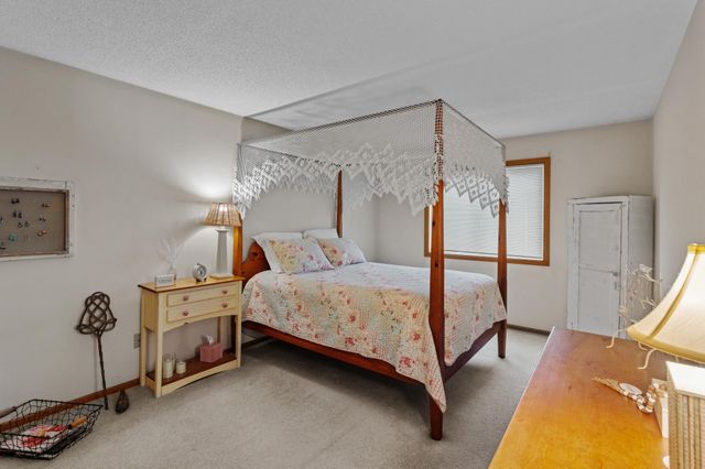 2559 Sumac Circle, White Bear Lake, MN 55110