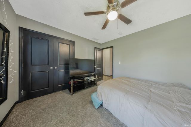 301 S 4th Avenue, Haubstadt, IN 47639