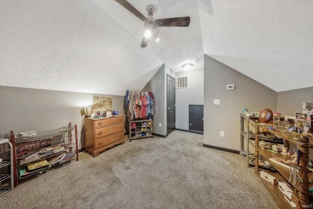 301 S 4th Avenue, Haubstadt, IN 47639