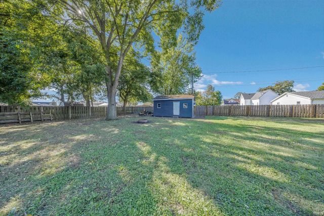 301 S 4th Avenue, Haubstadt, IN 47639