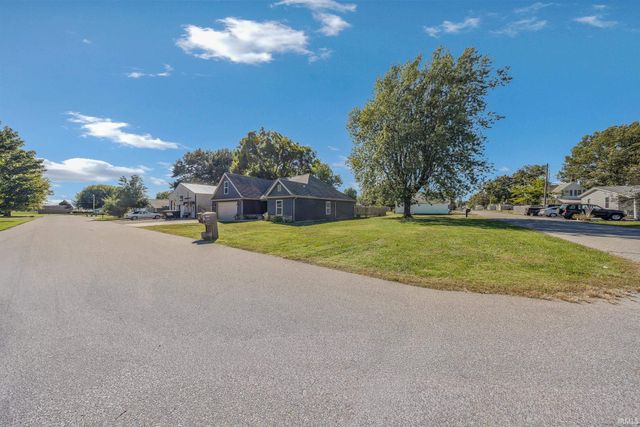 301 S 4th Avenue, Haubstadt, IN 47639