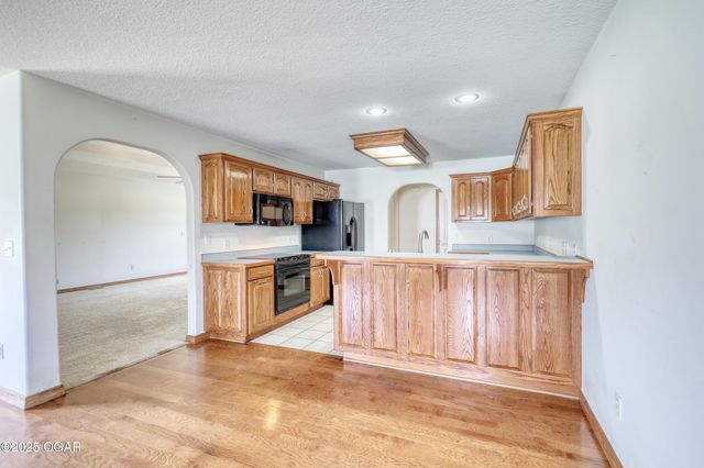 4709 W 28th Place, Joplin, MO 64804