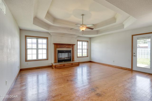 4709 W 28th Place, Joplin, MO 64804