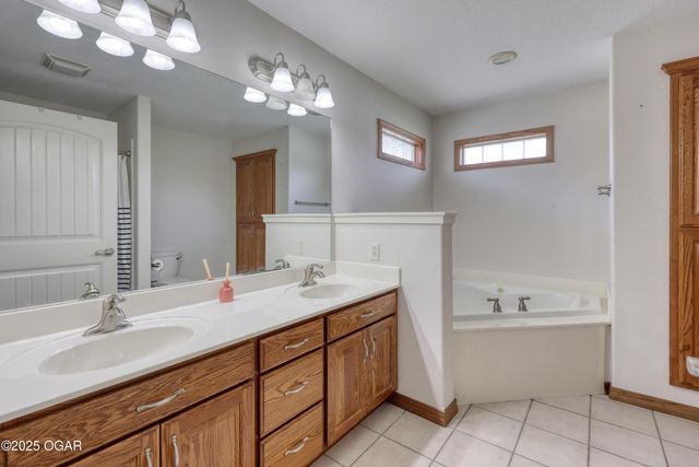 4709 W 28th Place, Joplin, MO 64804