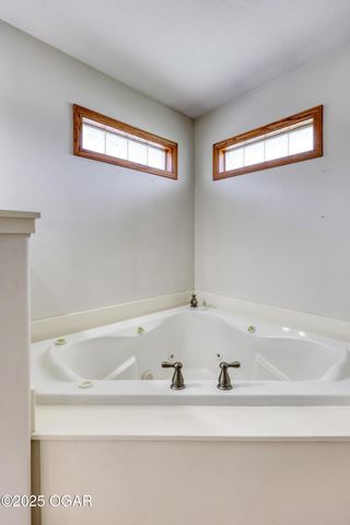 4709 W 28th Place, Joplin, MO 64804