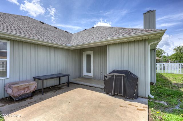 4709 W 28th Place, Joplin, MO 64804